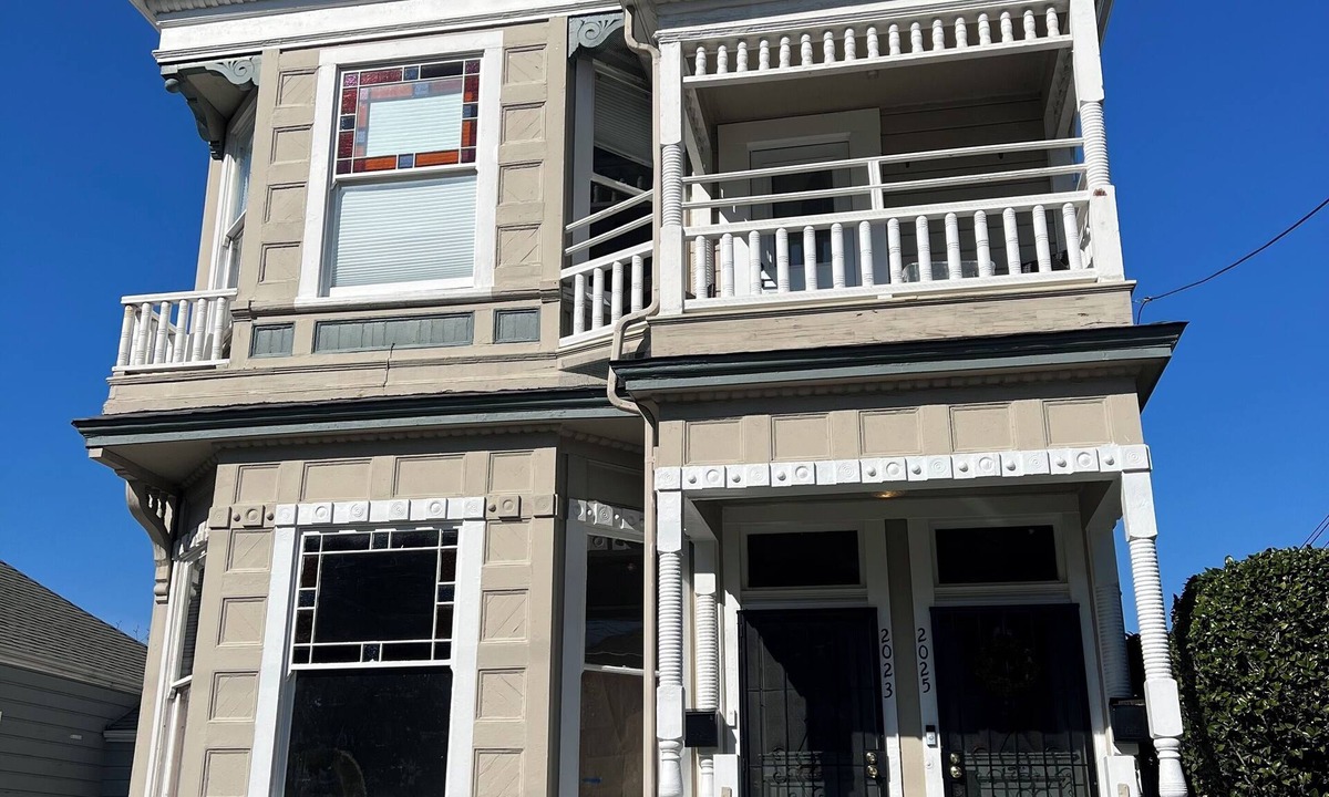 Bella Vista Condo | Cozy 1-bedroom Unit in Victorian style duplex w/WiFi, AC in welcoming Oakland
