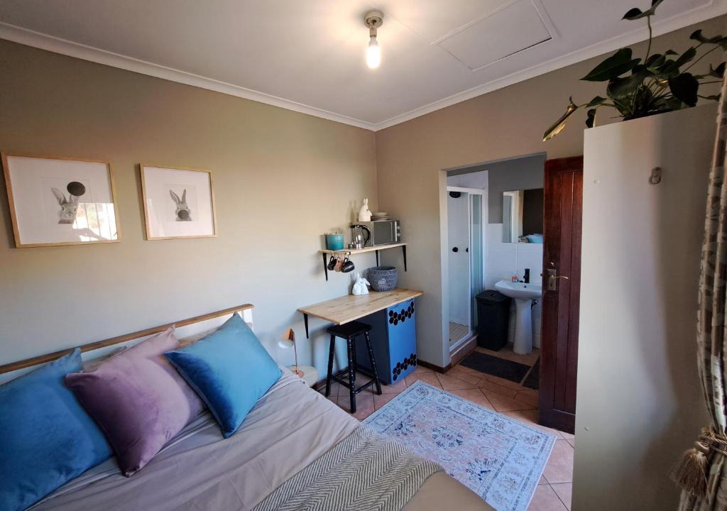 Centurion House | Cozy City Studio Escape