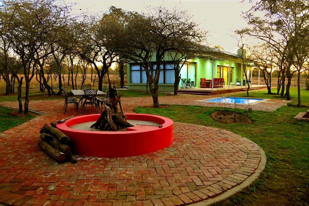 Hammanskraal Cabin | Crimson Bush Lodge