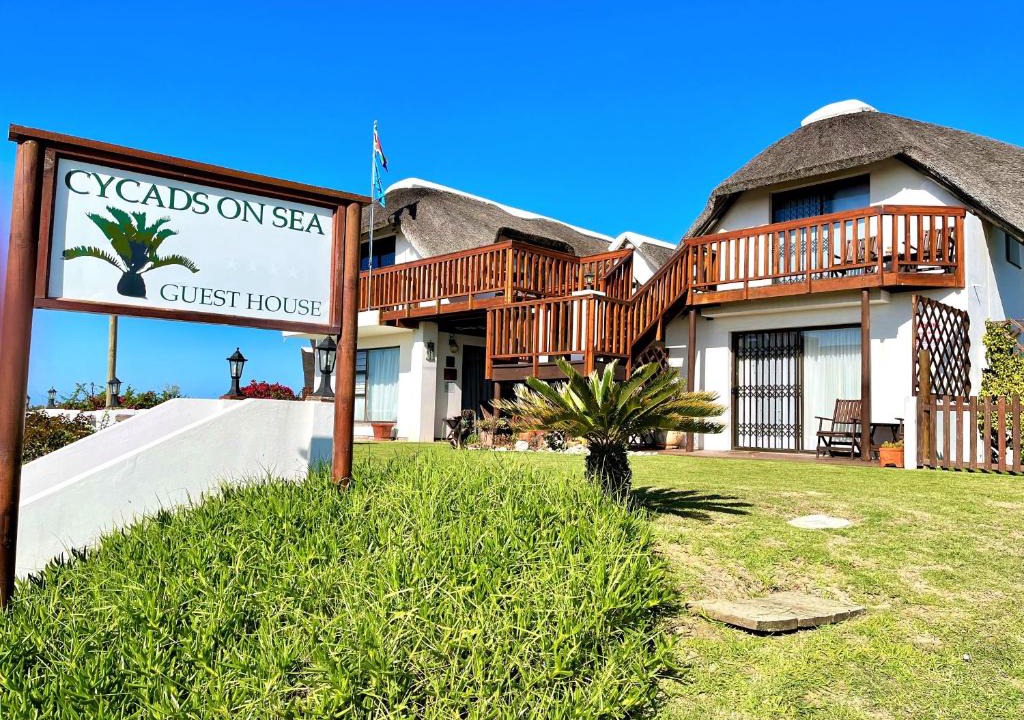 Saint Francis Bay Bed & Breakfast | Cycads on Sea Guest House
