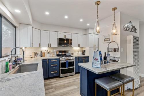 Tahoe Island House | CYH0883- Patricia's Mountain Paradise home