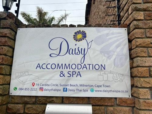 Sunset Beach House | Daisy Accommodation & Spa