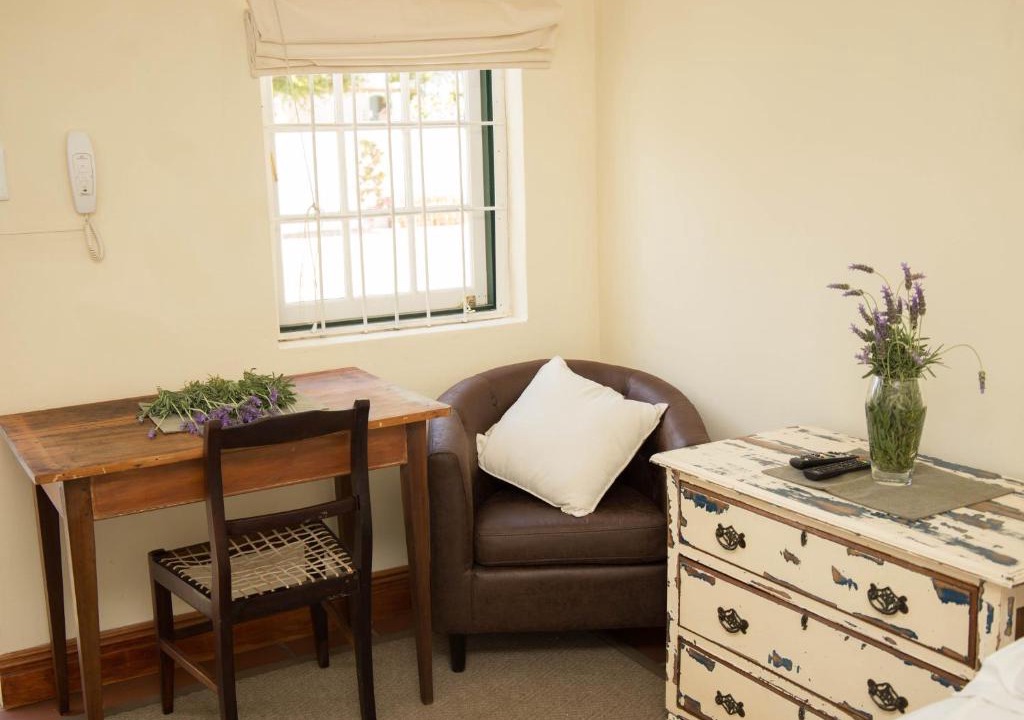 Graaff-Reinet Apartment | De Kothuize 4