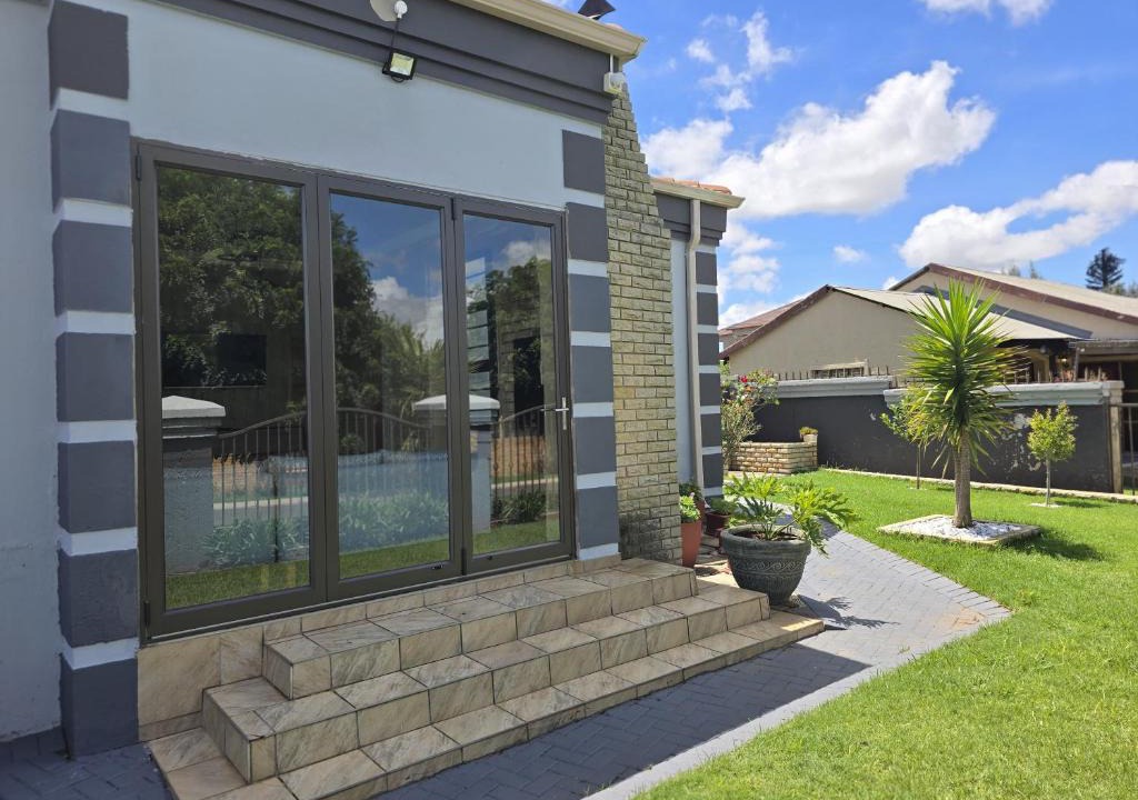Bethlehem House | De Luna Apartments