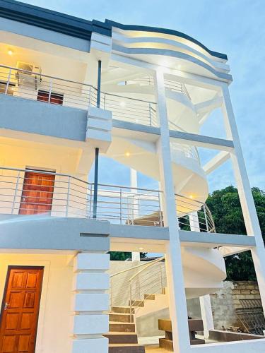 Tonga Bed & Breakfast | De Mose Family Lodge
