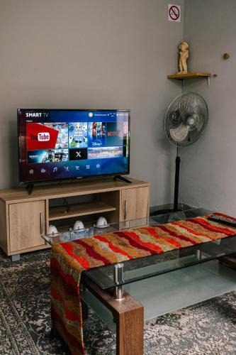 Germiston House | Delightful 1 Bedroom Flat in Germiston with WI-FI