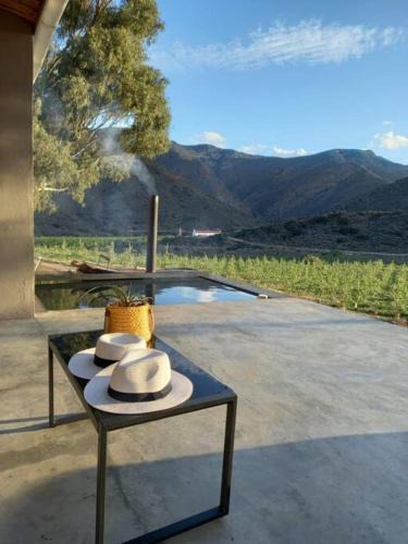 Langeberg Apartment | Delightful farmhouse with hottub