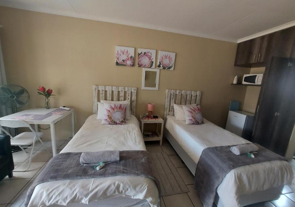 Flora Park House | DeLutz Overnight Accommodation Room 2