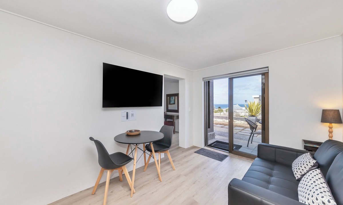 Bloubergstrand Apartment | Demi de Mêlée B, One Bed, Bloubergstrand