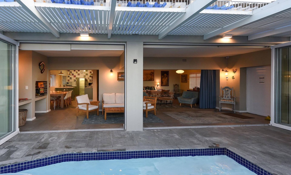 Gordons Bay Central Apartment | Die Badhuis - Fabulous living with private pool - Sleeps 4