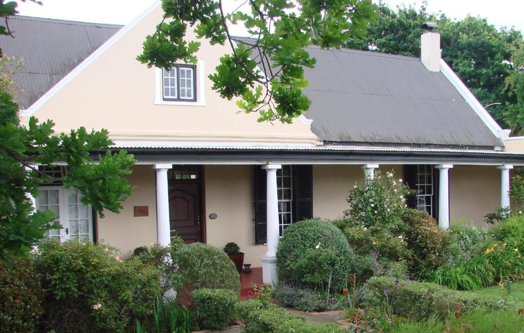 George House | Die Waenhuis Guest House