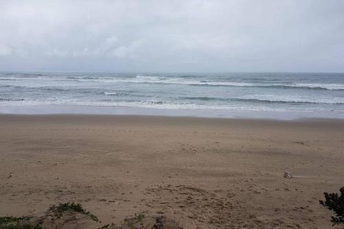 Palm Beach Apartment | Direct Access to the Beach