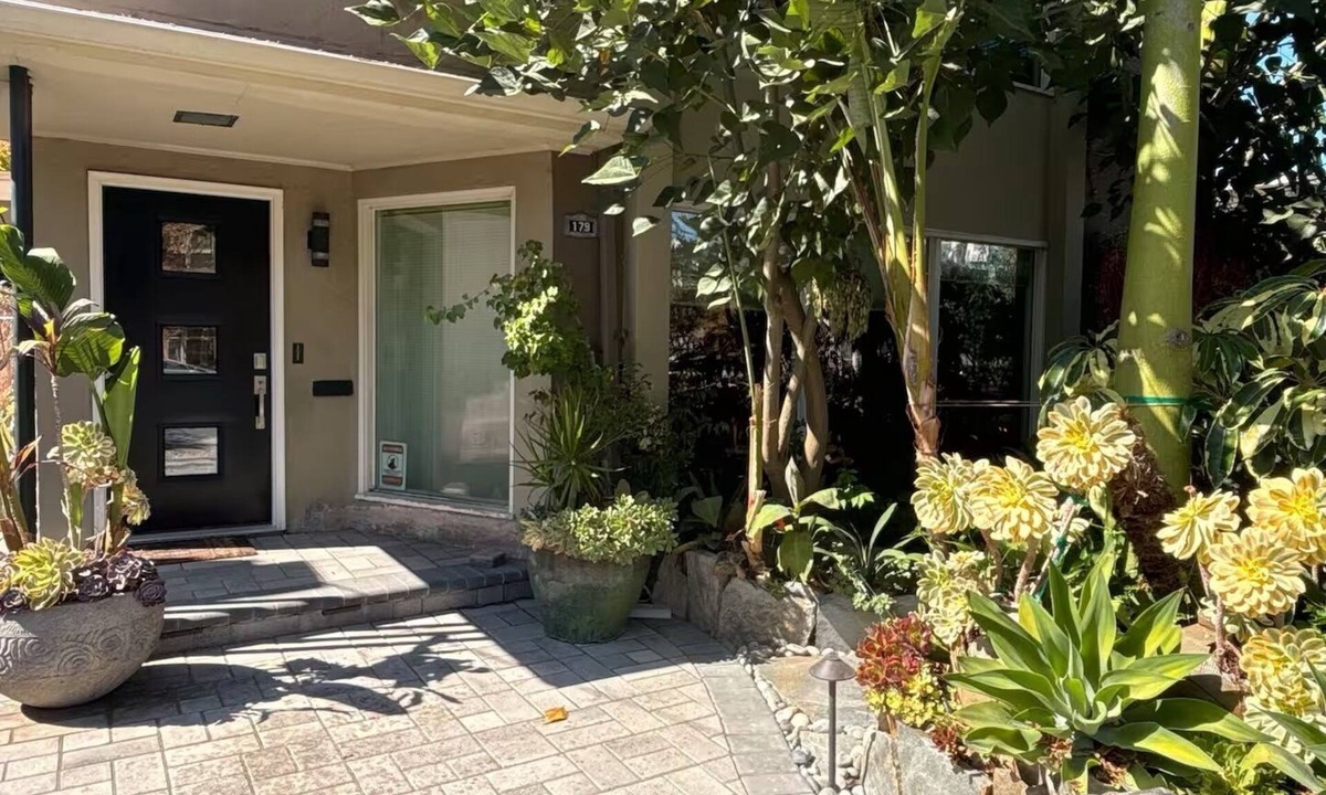 St. Leo's House | Discover rare retreat, beautiful Asian garden view from every window