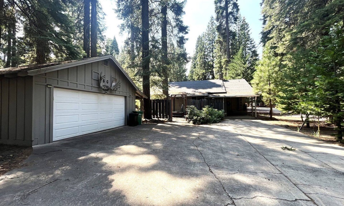Lake Almanor Country Club House | DN134 D'Angelo in Lake Almanor, CA