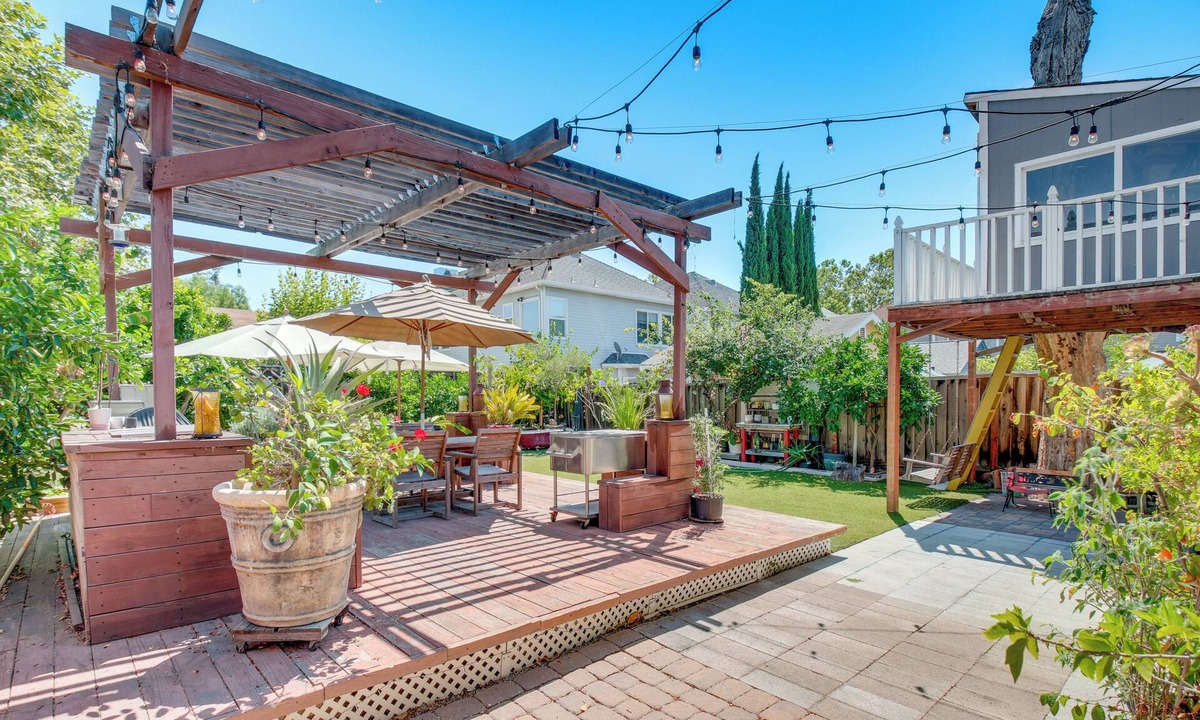 Downtown San Jose Apartment | Downtown San Jose Apt w/Deck: 1 Mi to SAP Center!