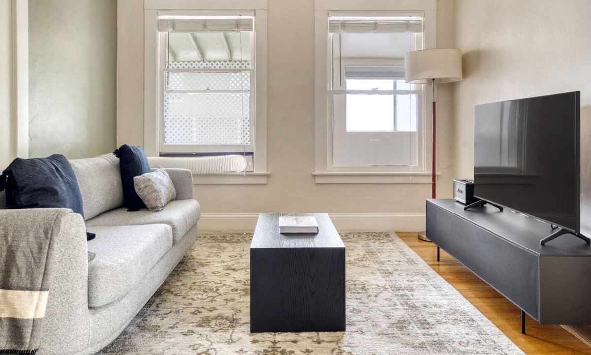 Burlingame Apartment | Dreamy Burlingame 1BR House w/ A/C & W/D, nr Caltrain, by Blueground