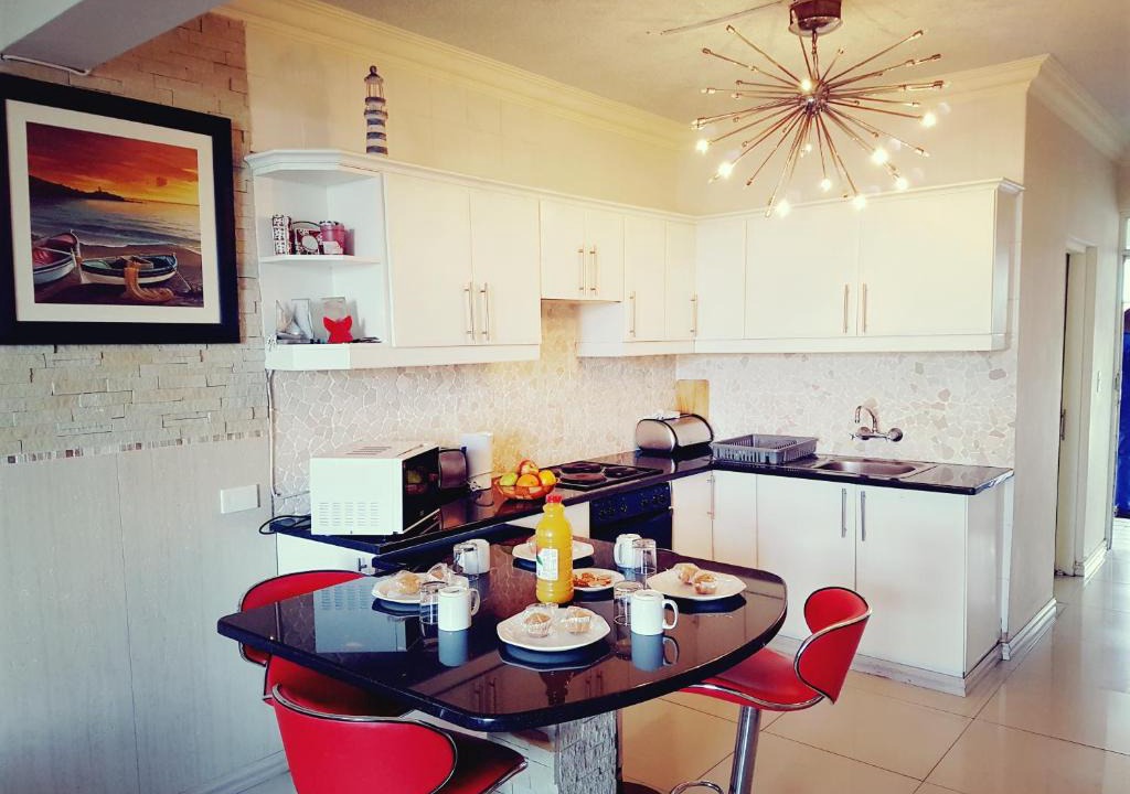 Manaba Beach Apartment | Dumela Margate Flat No 11