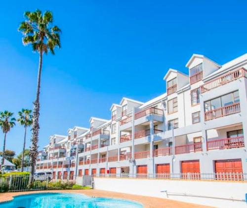 Kareeberg Apartment | Dune's getaway in Mossel Bay, just minutes 900m from the beach, offering comfortable accomodation