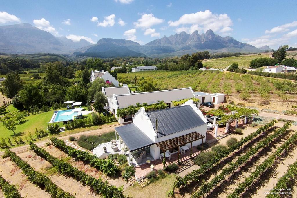 Drakenstein Bed & Breakfast | Dunstone Estate