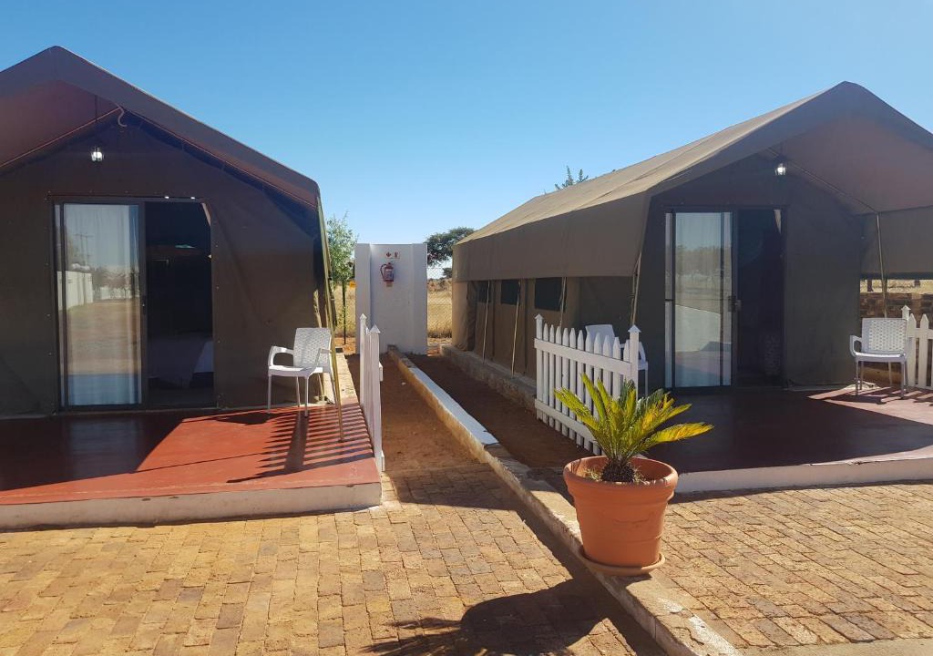 Ikopeleng House | Eagle Ranch Lodge