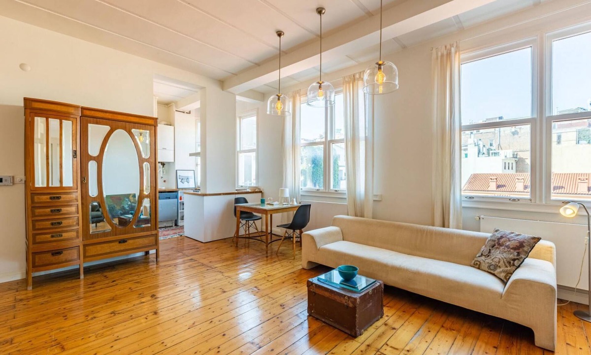 Asmali Mescit Apartment | Eclectic Home near Galata Tower in Beyoglu