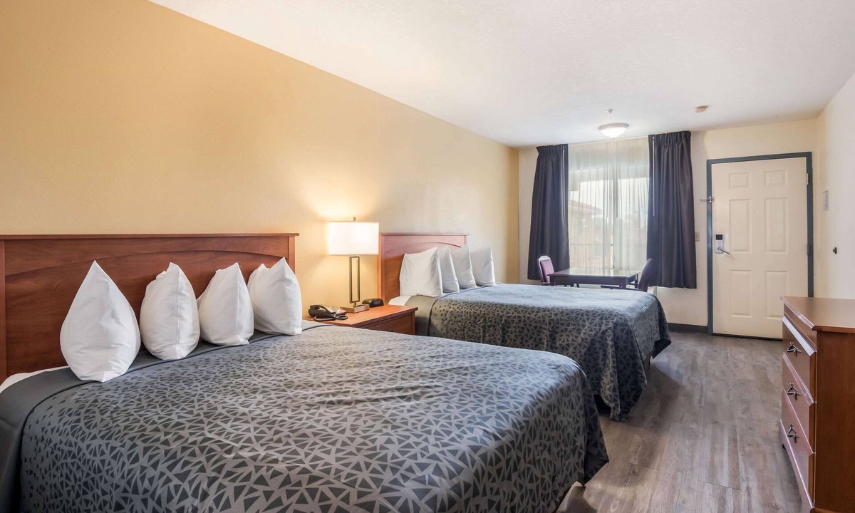 Lodi Hotel | Econo Lodge Inn & Suites Lodi - Wine Country Area