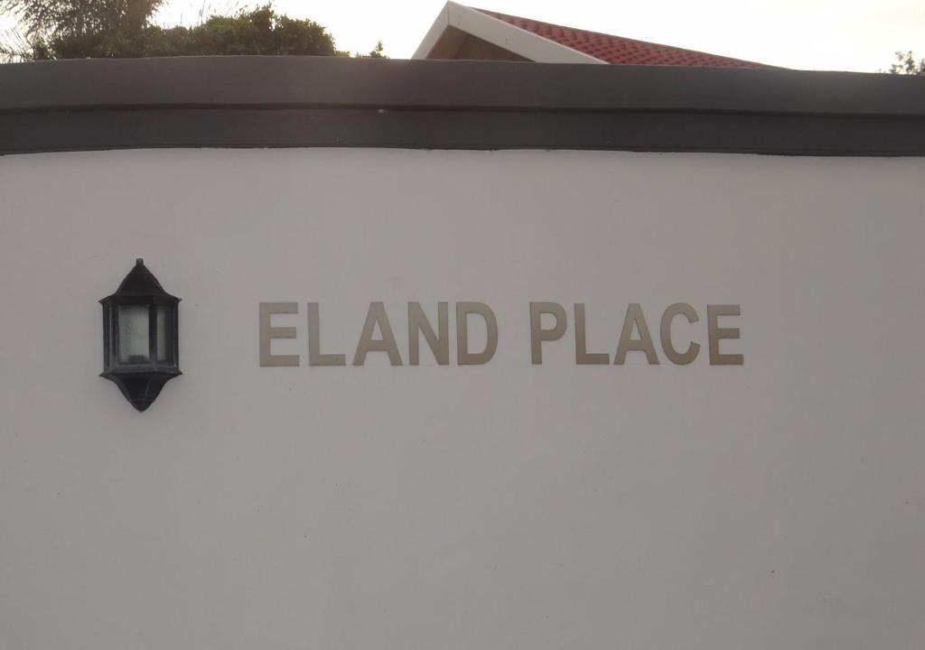 Beacon Bay House | Eland Place Self Catering Guest House