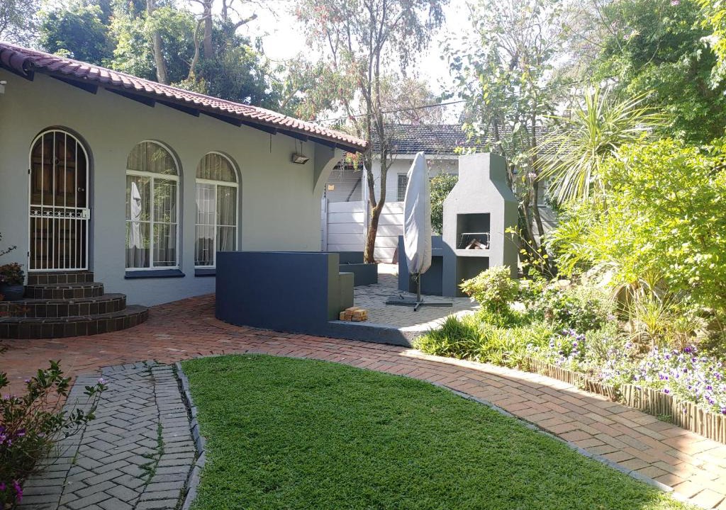 Randpark Ridge House | Elderie BnB