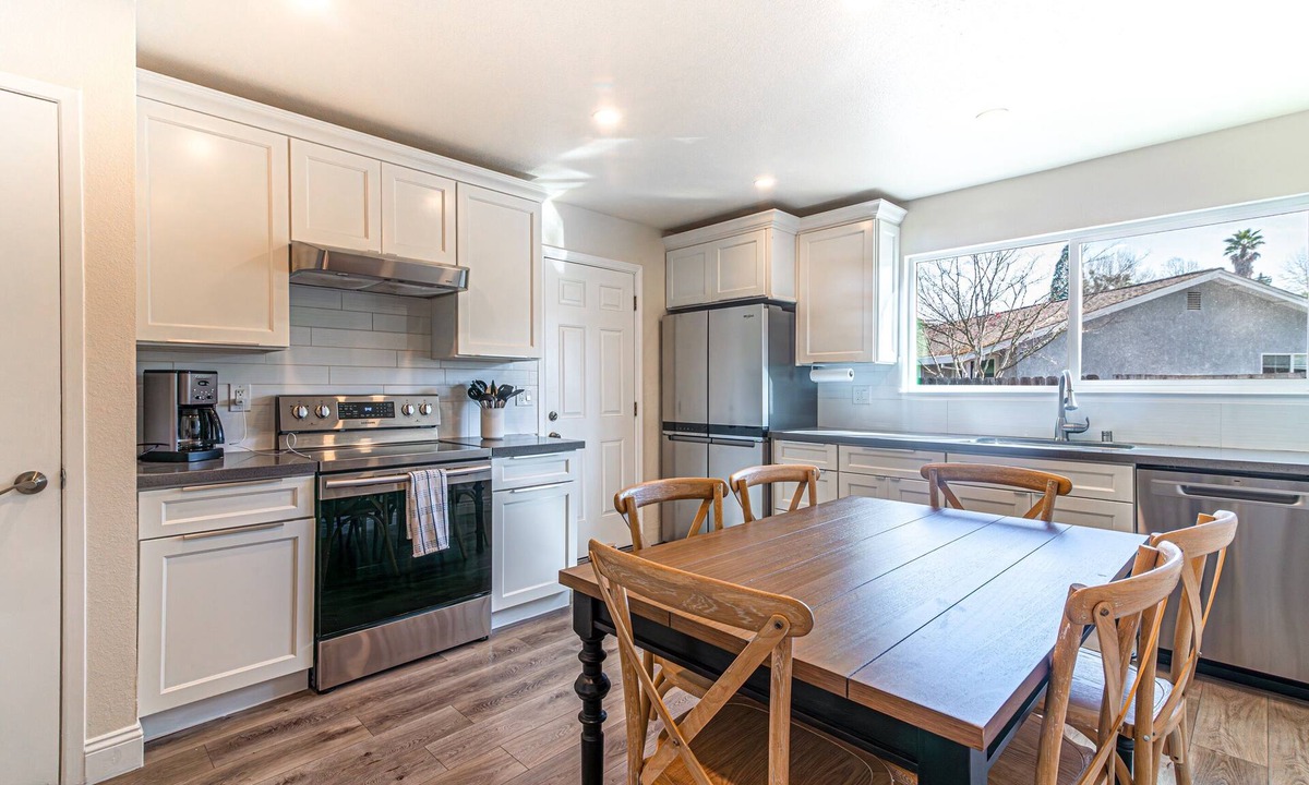 Sebastopol House | Elegant 3BR/2BA | Extended Stay Seb CA Wine Country