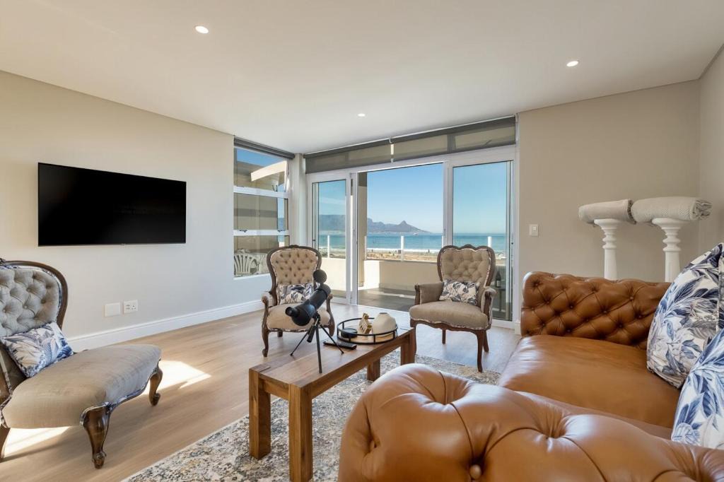 Bloubergstrand Villa | Elegant Beach front Villa