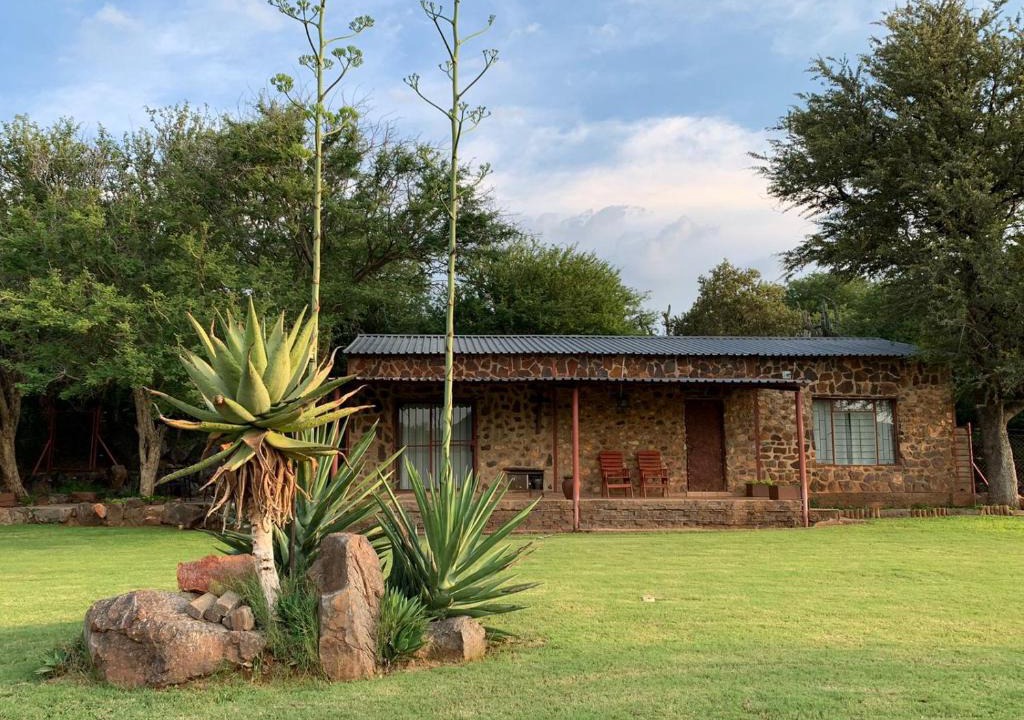Thabazimbi Apartment | Emmanuel Self-Catering Cottage