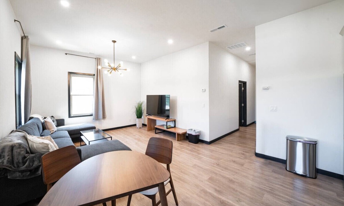 Old Mountain View Apartment | Enjoy DT Mountain View Apt | Castro St | 1BR/1BA