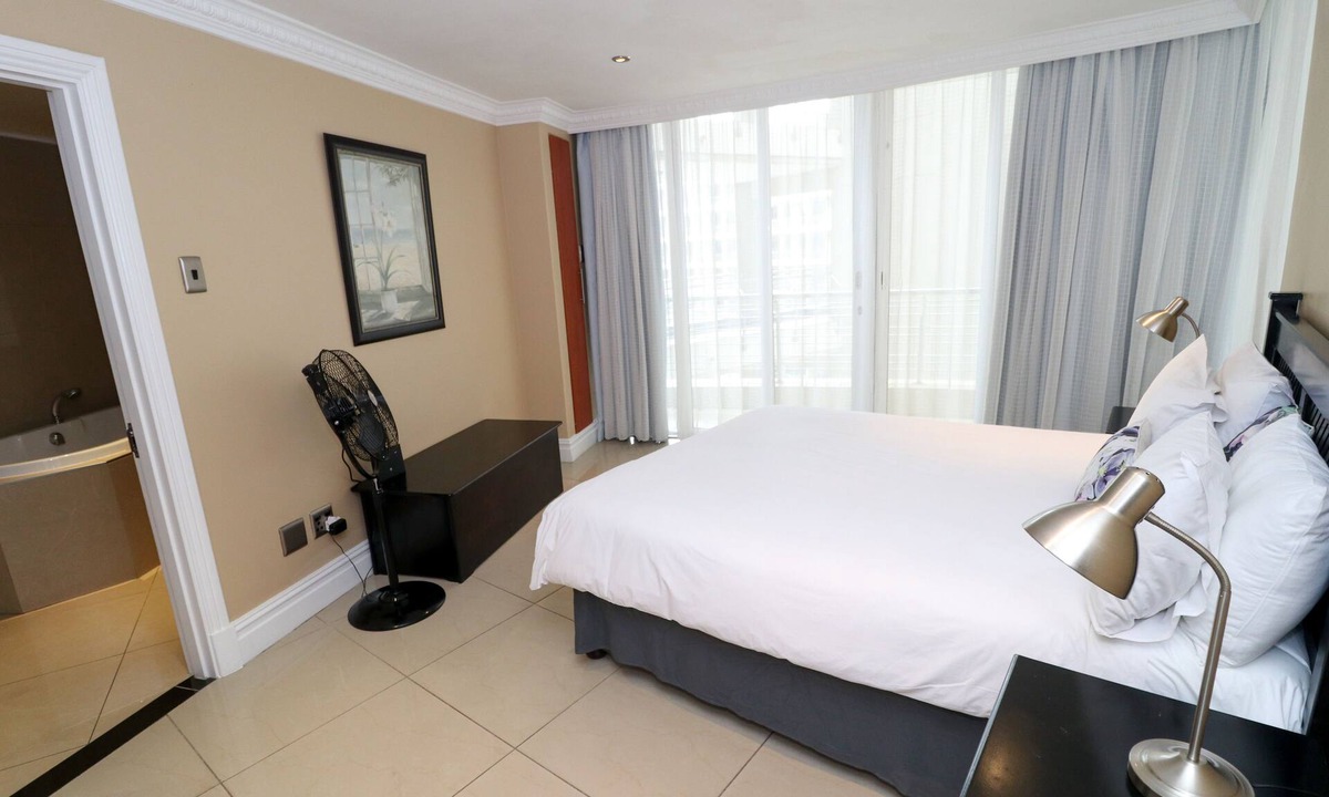 Durban Apartment | Enjoy Durbans Finest area along the beach