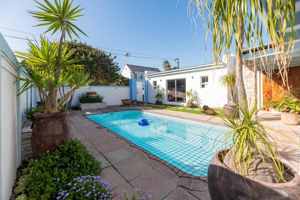 Melkbosstrand House | Entertainers Holiday Home In Melkbosstrand- 3 ensuite bedrooms