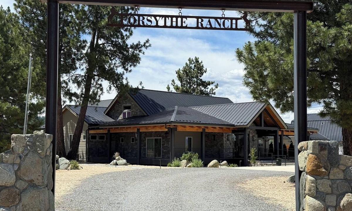 Calpine House | Escape to the Timeless Beauty of Sierra Valley