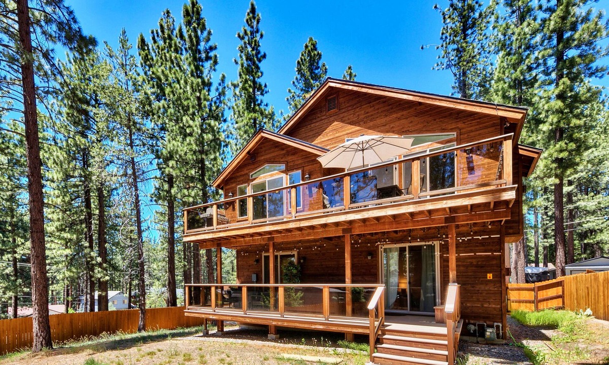 Rancho Bijou House | Evergreen Elegance: Boat Parking, Close to Lifts, Lake & Trails