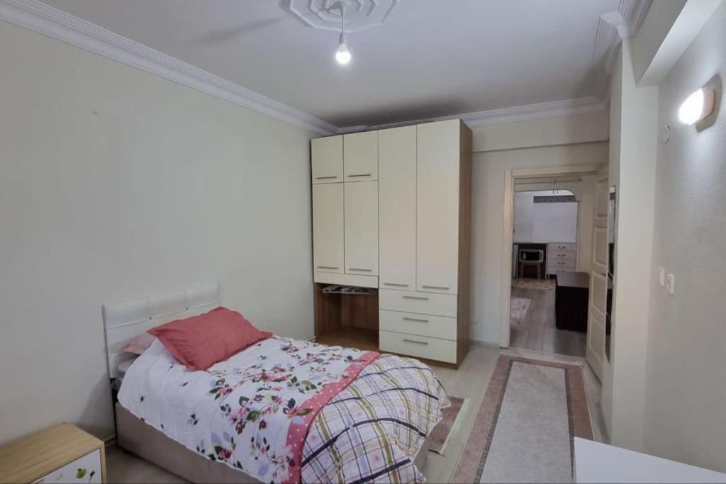 Bagcilar Apartment | Explore Istanbul Kirazli Entire Flat 12 Min Metro