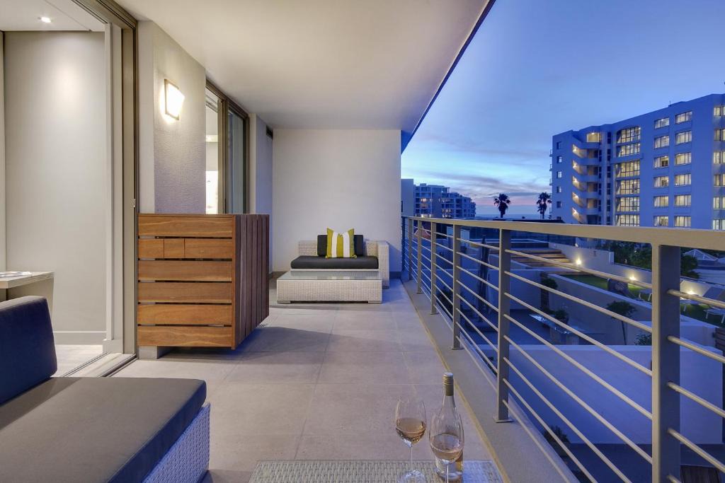 Sea Point Apartment | Fairmont 204