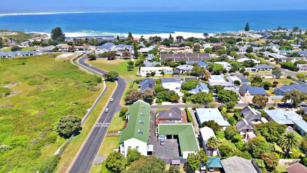 Eastcliff Apartment | Fairway Holiday Accommodation