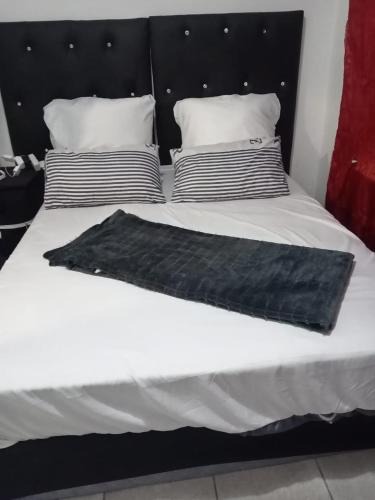 Parow House | Fajomi guest house