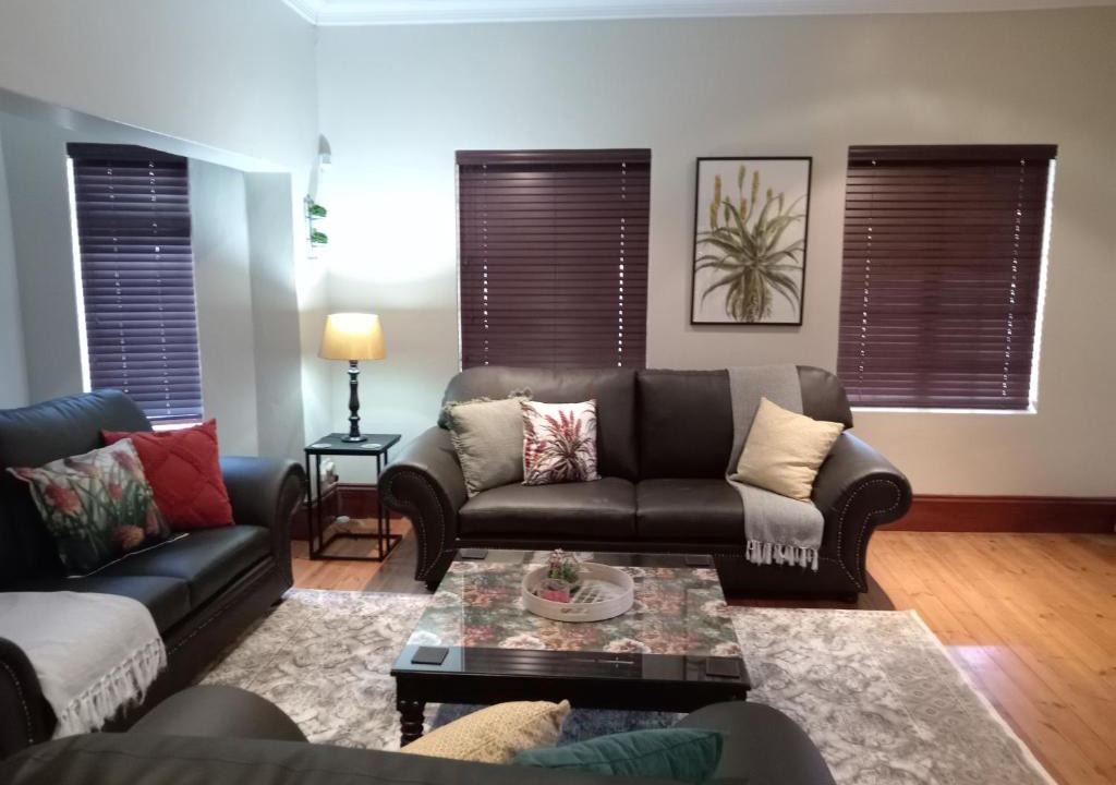Primrose Apartment | Fancy Pansy 4: Secure Modern 2 bed family home