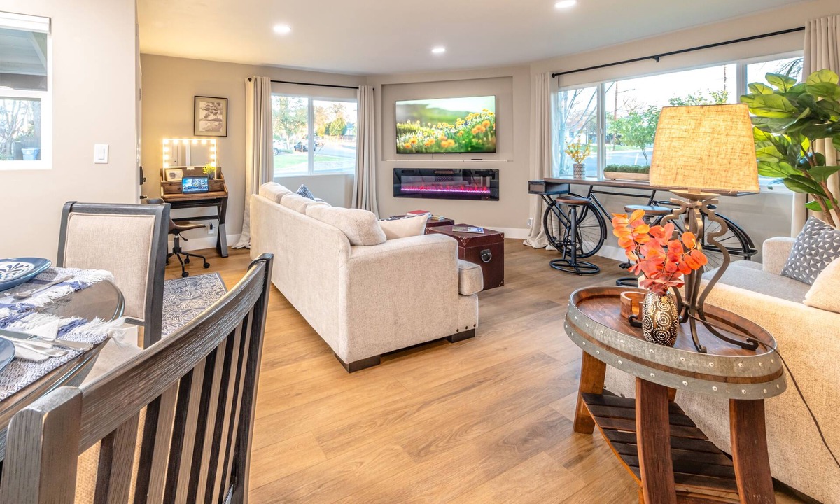 Folsom House | Folsom Old Town Escape - Beautifully renovated, short walk to Historic Folsom!