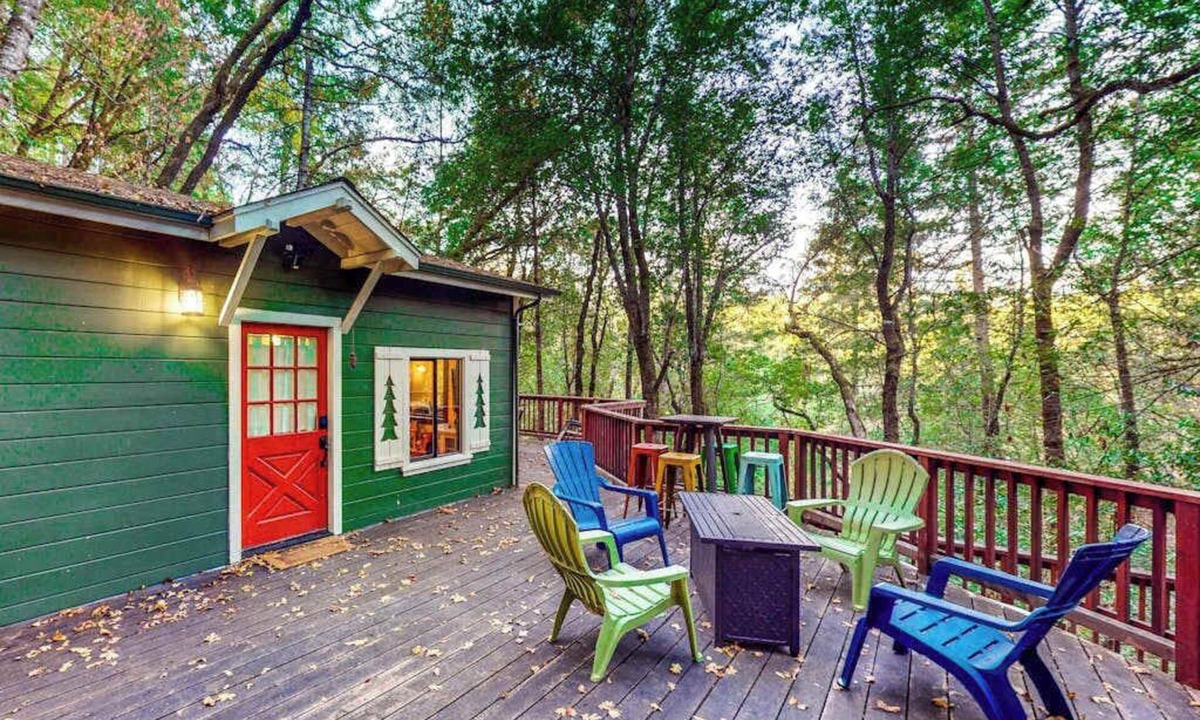 Hacienda House | Forestville 1BR cabin with clawfoot hot tub & AC — dogs welcome