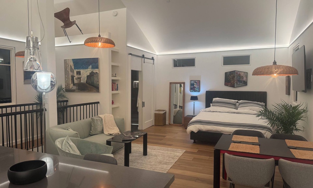 San Anselmo Apartment | Furnished Luxury Living in downtown San Anselmo