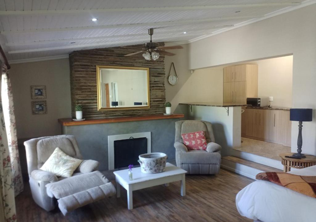 Komani House | Garden Court B&B