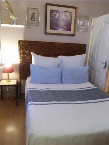Greater Johannesburg Metropolitan Area House | Garden View Guesthouse Fleurhof