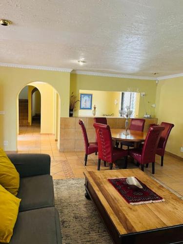 Garsfontein House | Goldpot Garsfontein 6 minutes away from SunBet Arena at Time Square Casino