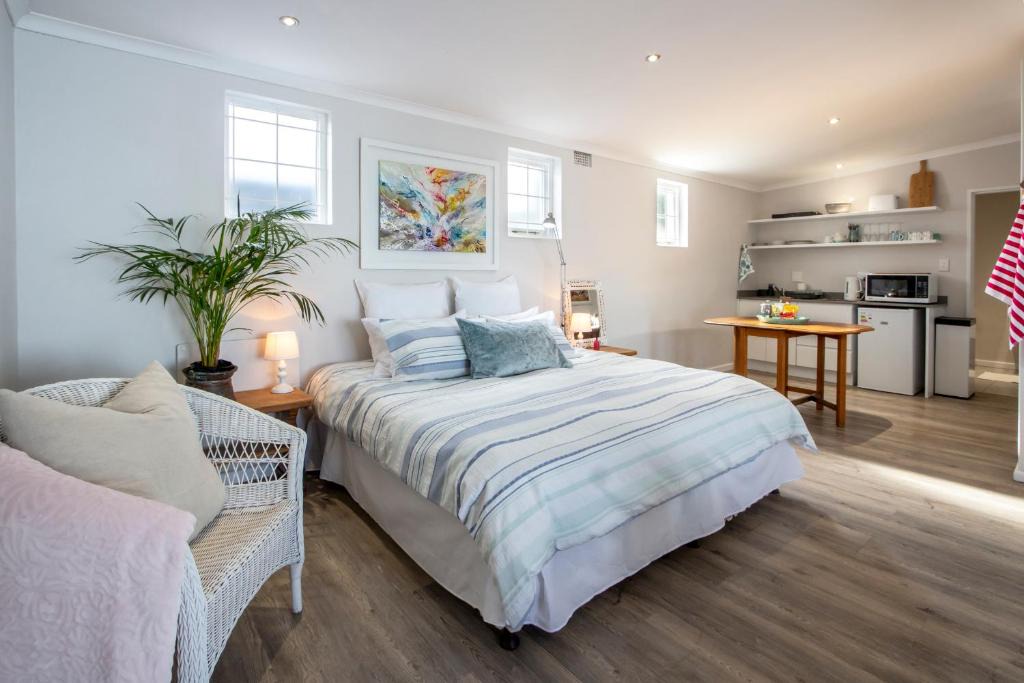 Hermanus City-Centre Apartment | Goozi Garden Cottage