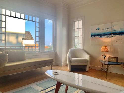 Nob Hill House | Gorgeous Apt High Atop Nob Hill