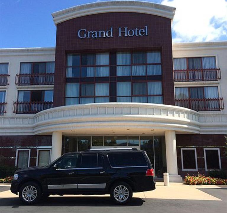 Sunnyvale West Hotel | Grand Hotel
